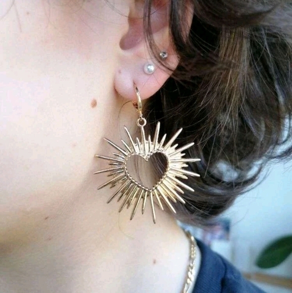 Women's Gold plated hollow heart burst spike punk dangle boho edgy earrings - Picture 11 of 13
